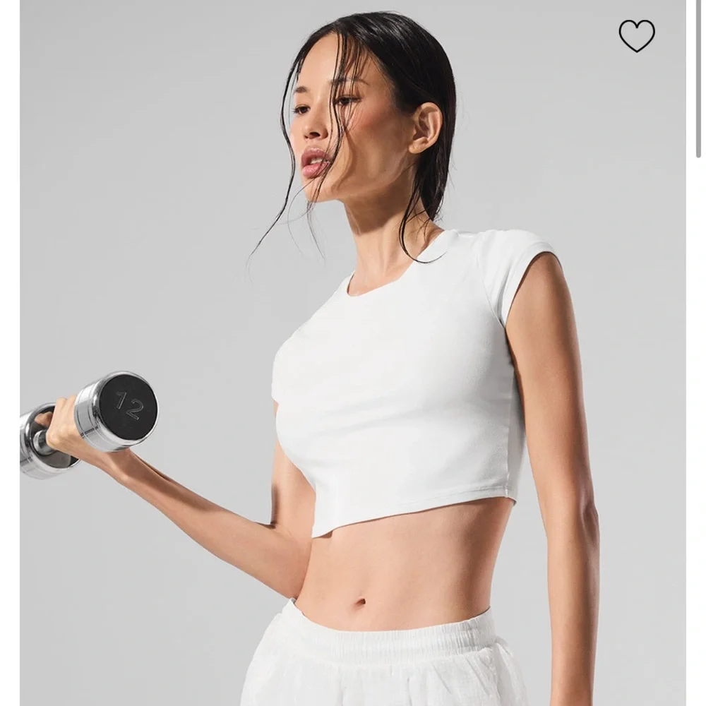 Alo Yoga Women's Game Time Neon Pink Bubblegum Shorts - Picture 11 of 12